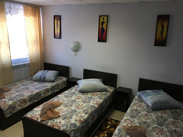 Однокомнатный номер с тремя односпальными кроватями (Стандартный трехместный номер)