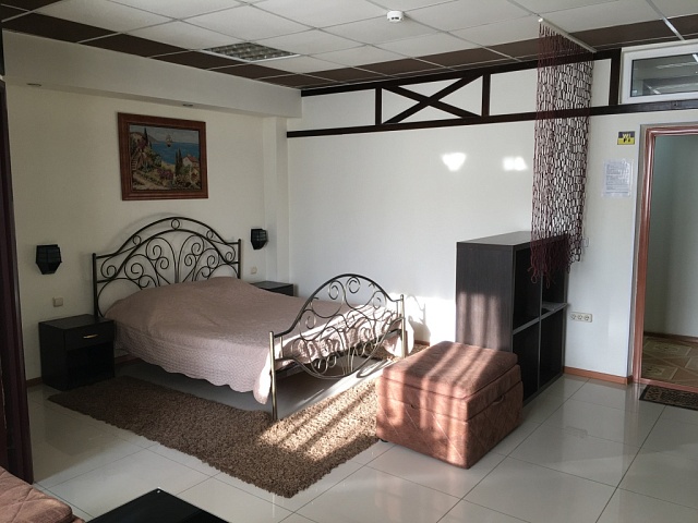 Однокомнатный номер с одной двуспальной кроватью (Полулюкс, повышенной комфортности)