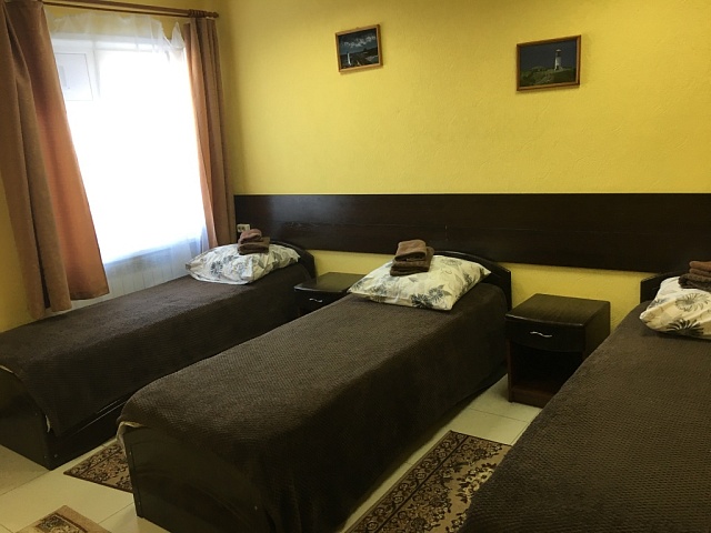 Однокомнатный номер с тремя односпальными (Эконом вариант)