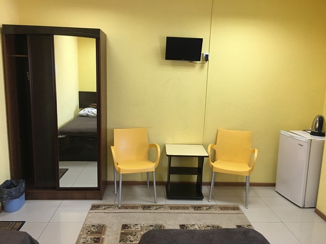 Однокомнатный номер с тремя односпальными (Эконом вариант)