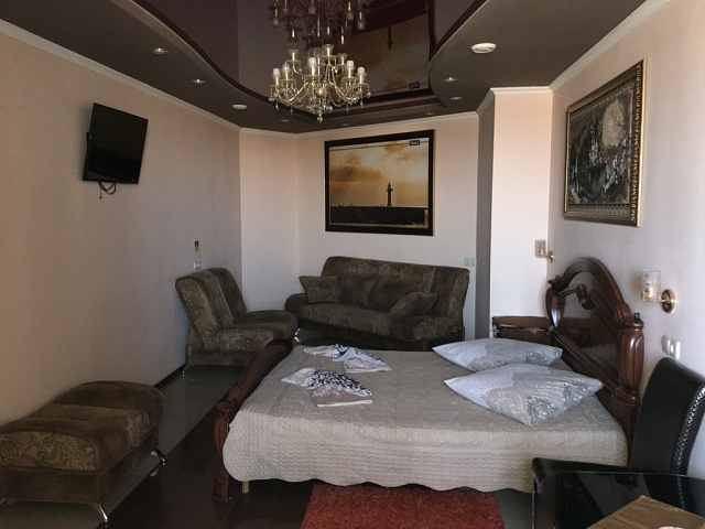 Однокомнатный номер с одной двуспальной кроватью (Полулюкс, повышенной комфортности)