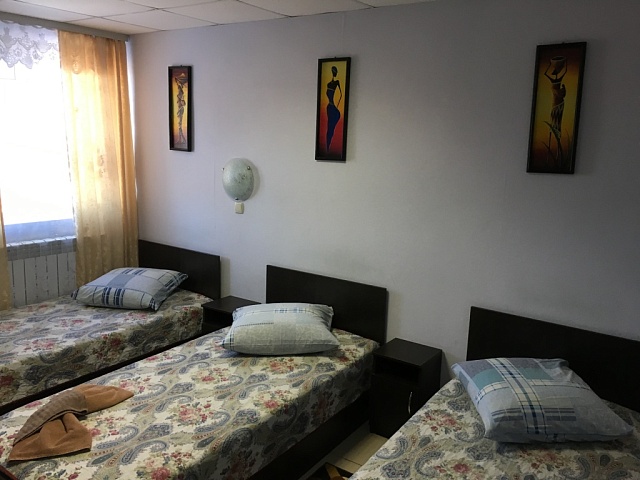 Однокомнатный номер с тремя односпальными кроватями (Стандартный трехместный номер)